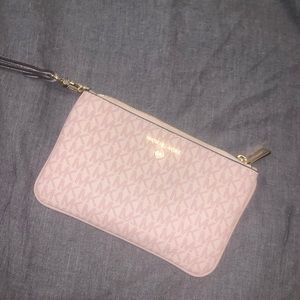Micheal kors clutch